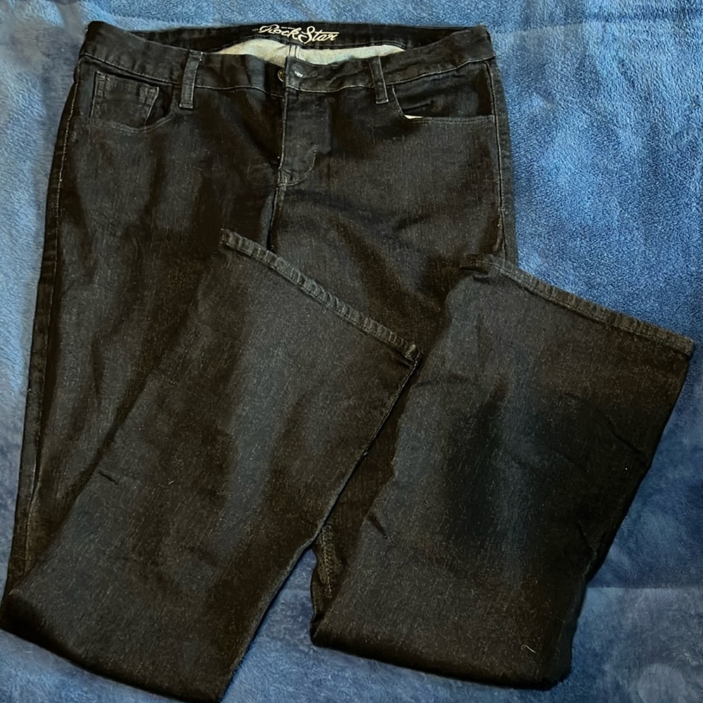 NWOT Old Navy Rockstar Regular Blue Jeans.